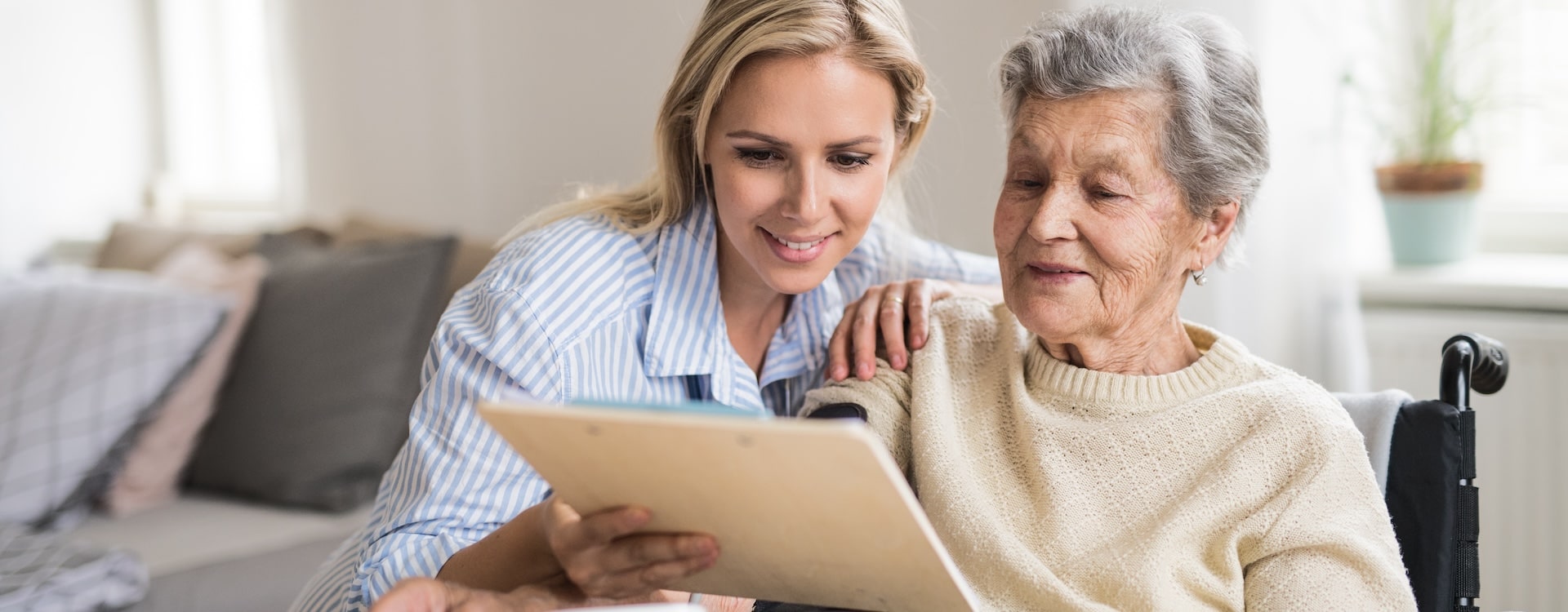 How do memory screenings help caregivers